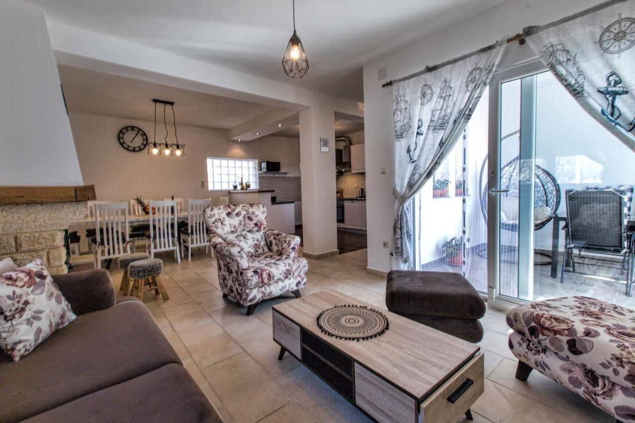 Вилла Luxury House Чезарица Экстерьер фото
